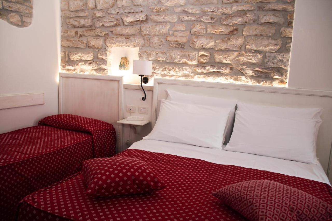 Hotel Pax Ασίζη Εξωτερικό φωτογραφία