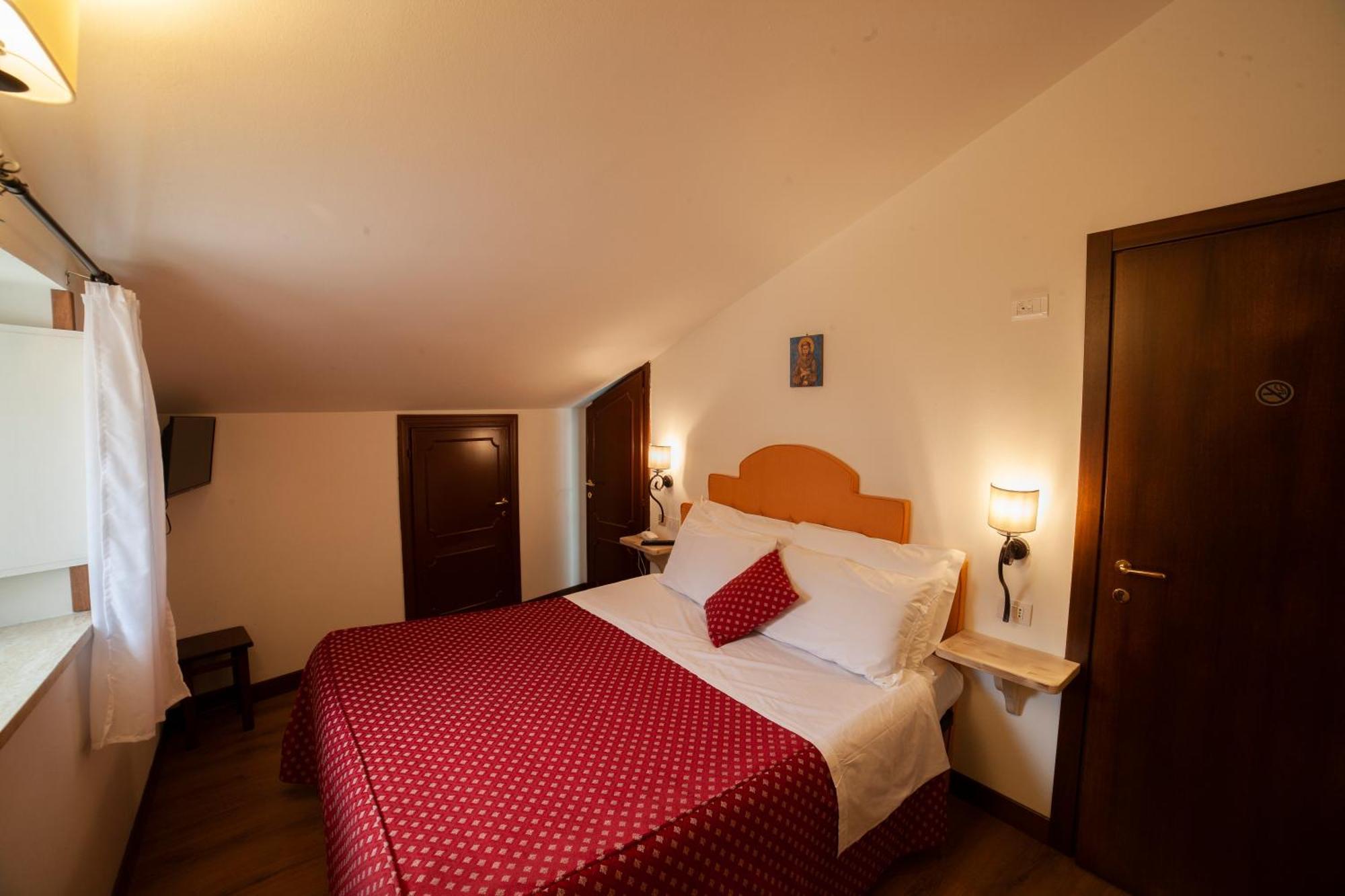 Hotel Pax Ασίζη Εξωτερικό φωτογραφία