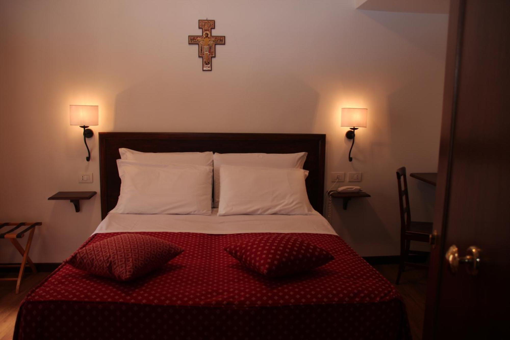 Hotel Pax Ασίζη Εξωτερικό φωτογραφία