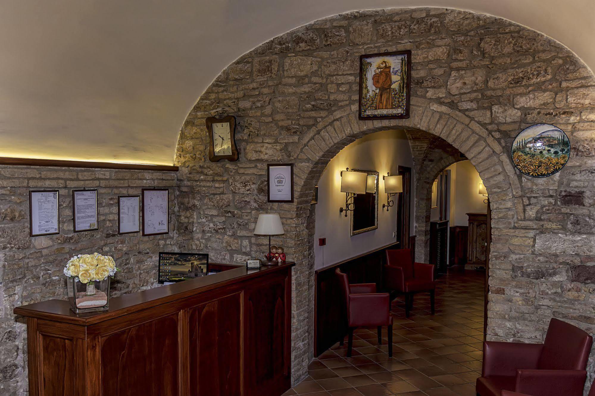 Hotel Pax Ασίζη Εξωτερικό φωτογραφία