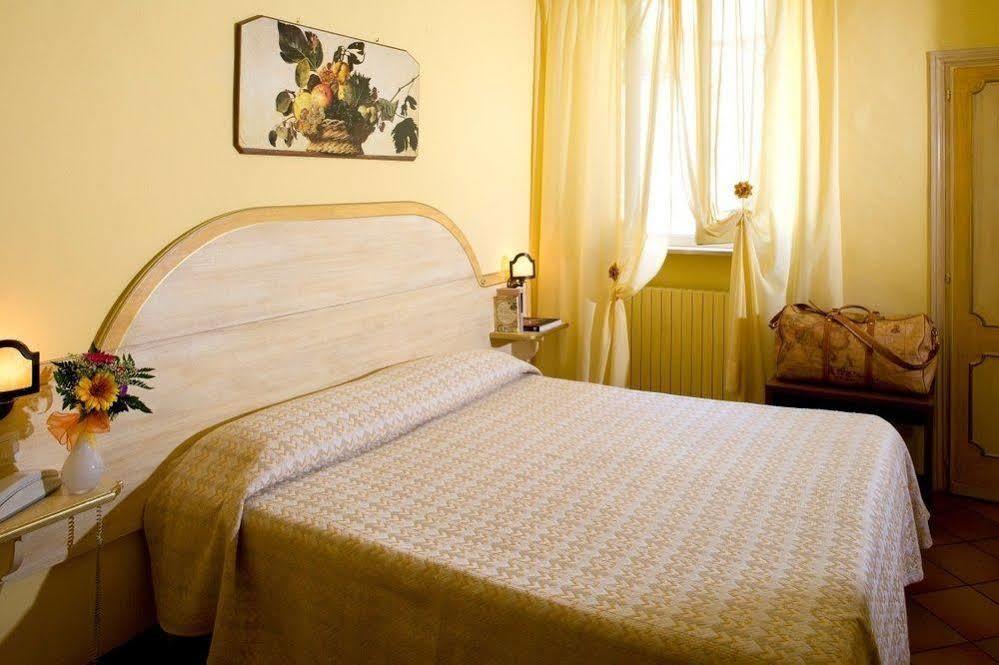 Hotel Pax Ασίζη Εξωτερικό φωτογραφία